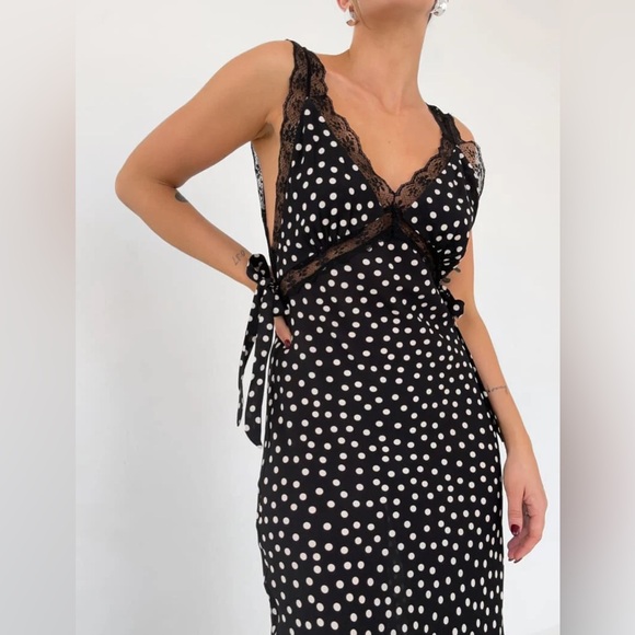 Rumored Dolly Midi Dress - Picture 9 of 10